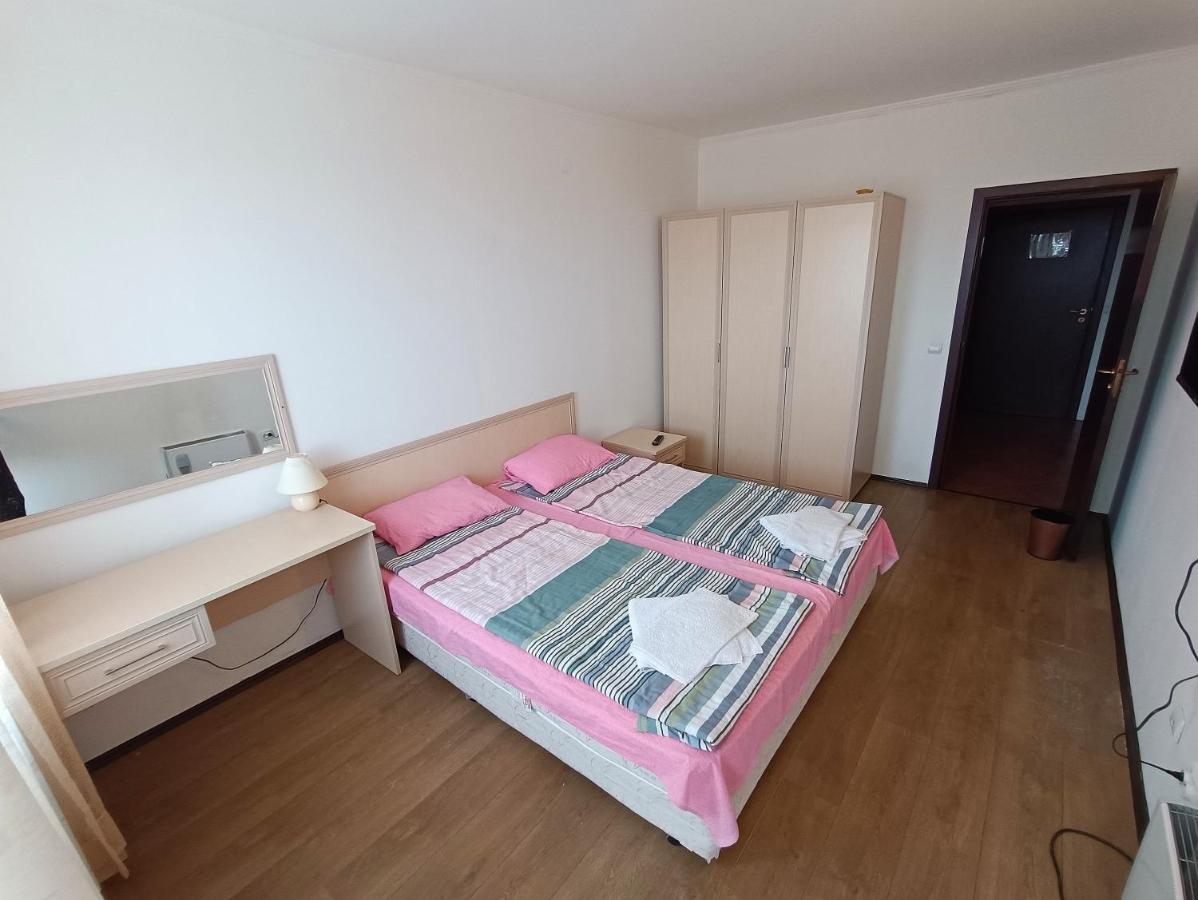 Viva 6 Apartment In Hotel Stenata パンポロボ エクステリア 写真